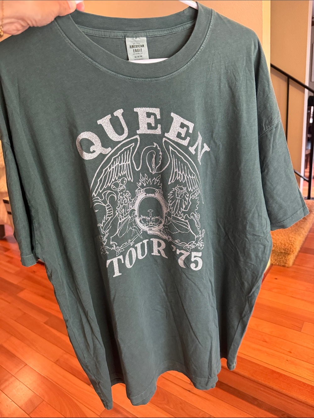 American Eagle AE Queen Band Tee - Picture 2 of 4
